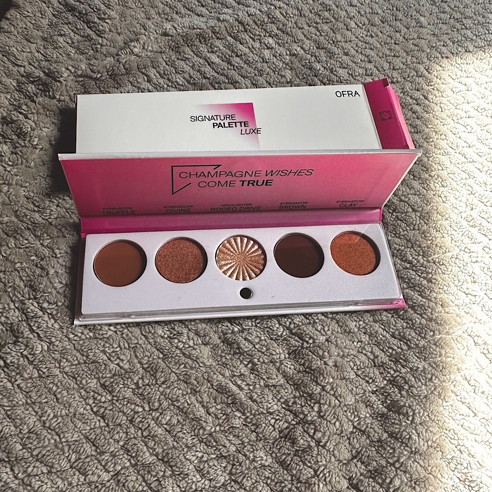 NEW Ofra Signature Luxe Eyeshadow Palette